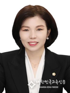 <strong>이금선의원 프로필</strong><br>
직위- 대전시의회 교육위원회 위원장<br>
학력-충남대학교 교육대학원 교육학 석사<br>
경력-유성구 7대, 8대 의원(의장)<br>
선거구- 유성구 4(전민동·구즉동·관평동)