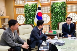 眞心 교육 대담 - 김지철 충남교육감 “미래교육의 해답-현장의 바텀업(Bottom-up) 혁신”