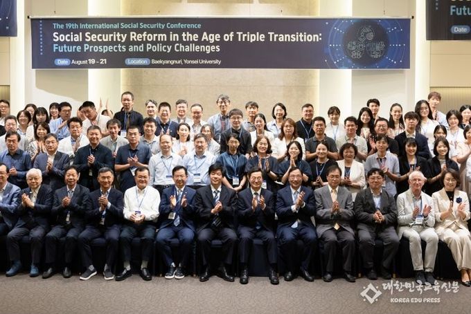 국제 사회보장 학술대회 참석한 김동연, “인구·기후·디지털 ‘거대한 삼각파고’, 경기도는 위기를 기회로 만든다”