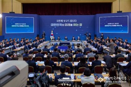 이재명 대통령 "국가공무원의 1시간은 5200만 시간의 가치 있어"