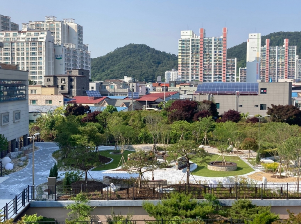 정읍시립중앙도서관 독서정원 조성