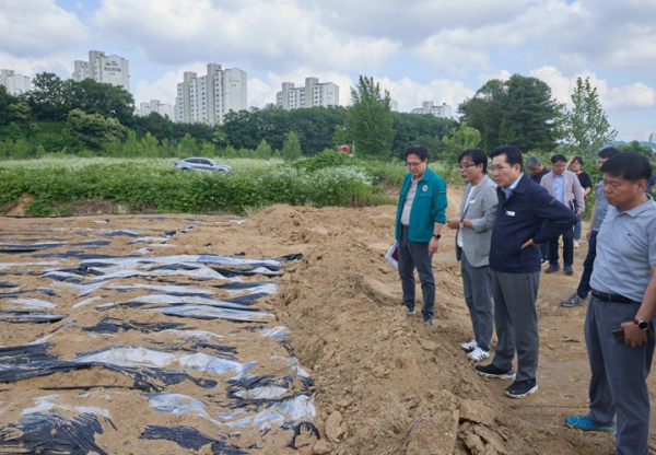 박경귀 아산시장, 음봉면 악취 발생 현장 방문