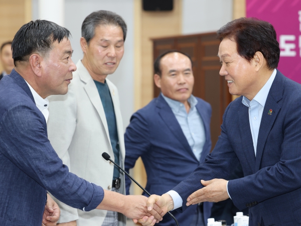 박완수 경남도지사, 시군대표 이·통장 간담회 개최