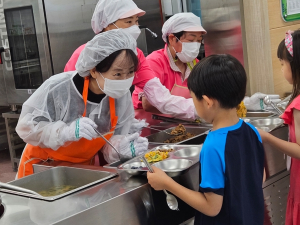 김천교육지원청 교육장, 학교급식 특별 위생·안전 점검 실시