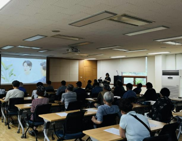 수지는 25일 기본형 공익직불제 의무 교육 미이수자 대상으로 풍덕천1동 행정복지센터에서 ‘찾아가는 공익직불금 교육’을 했다.